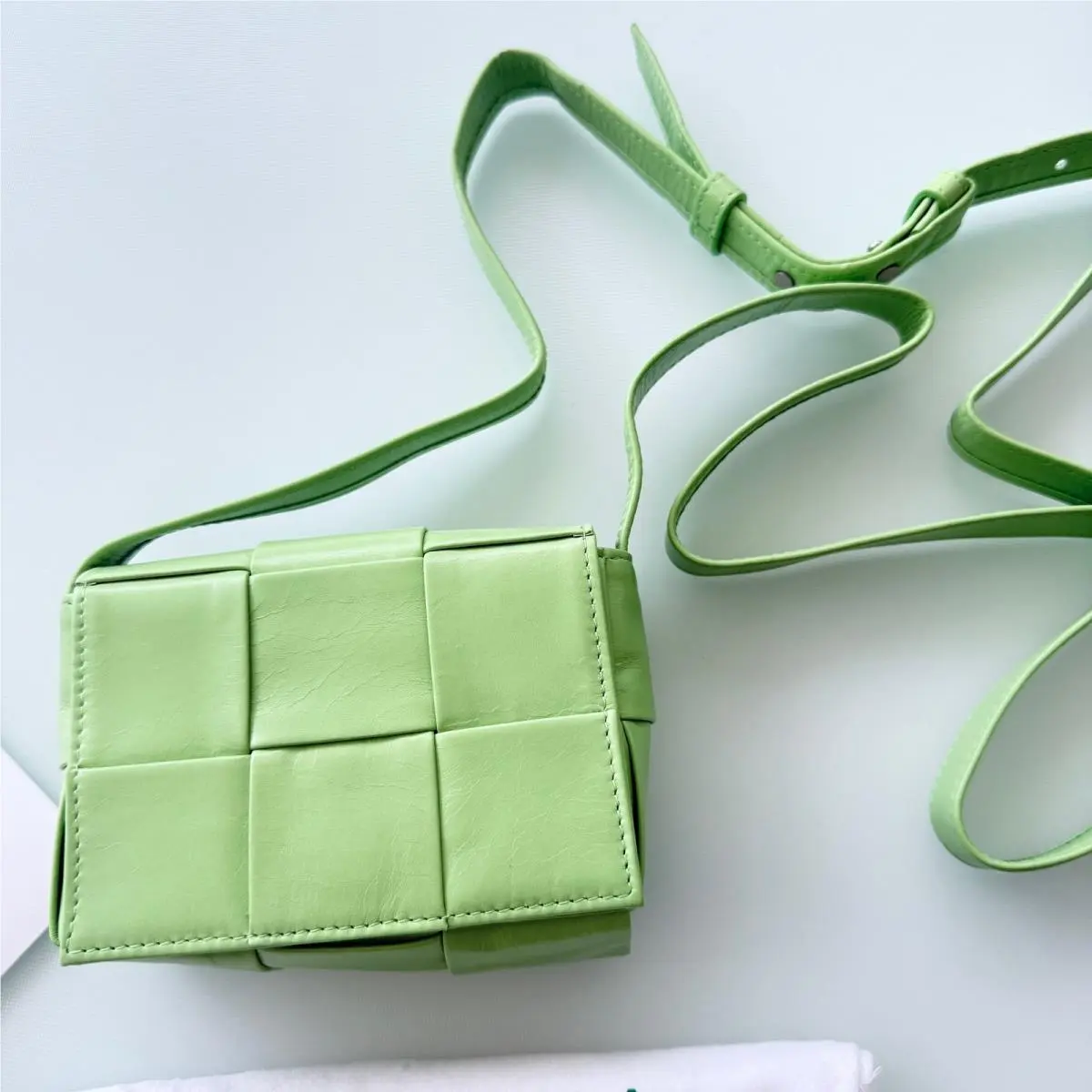 Cassette Wallet on Strap Green Maxi Intrecciato Leather 667048 by Bottega Veneta