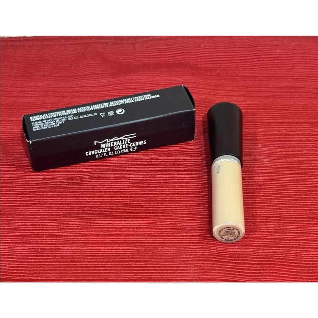 Mac Mineralize Concealer Cache-cernes .17 oz / 5 ml Full Size Rare NW25 by MAC Cosmetics