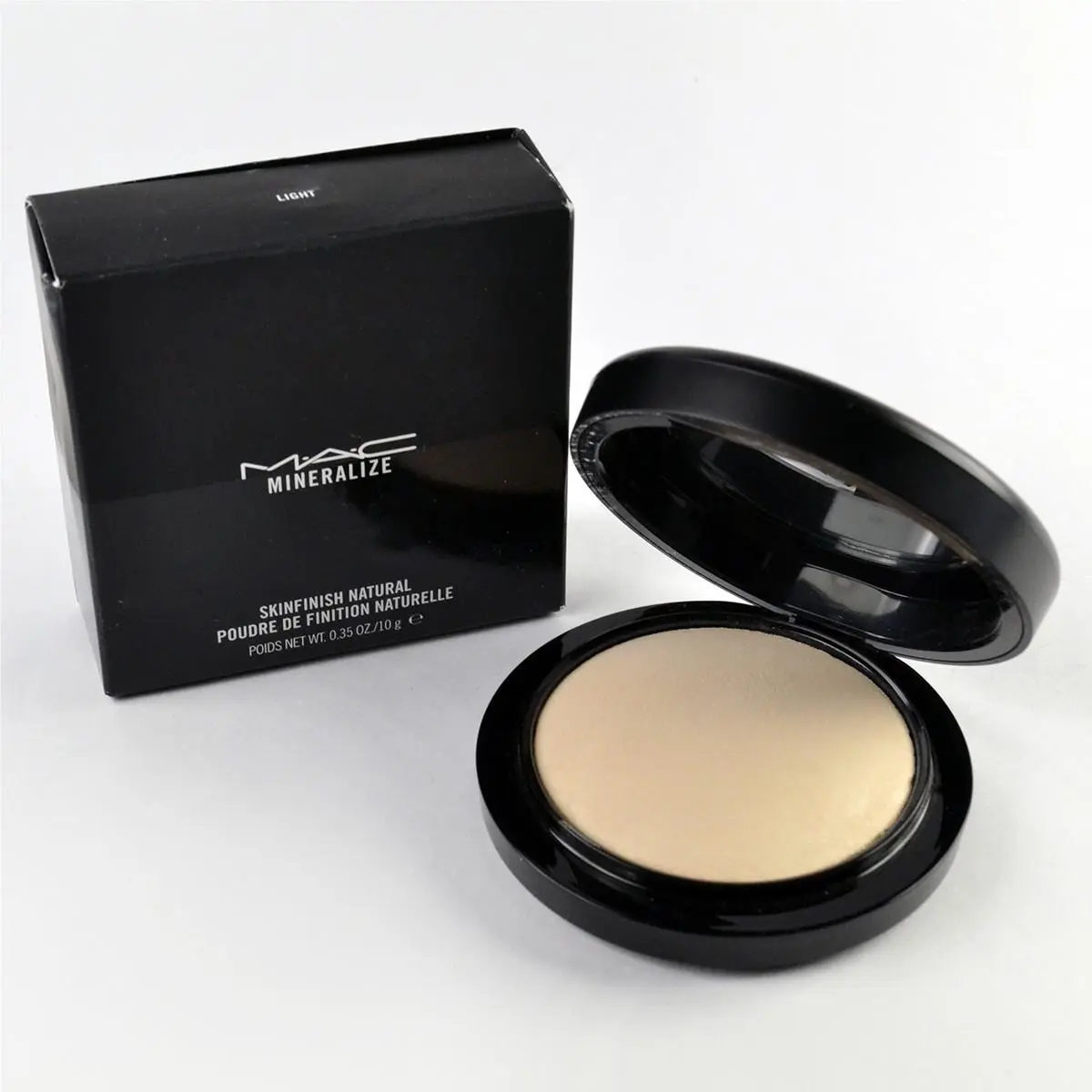 Mac Mineralize Skinfinish Natural Poudre Light - Size 10 g / 0.35 Oz by MAC Cosmetics