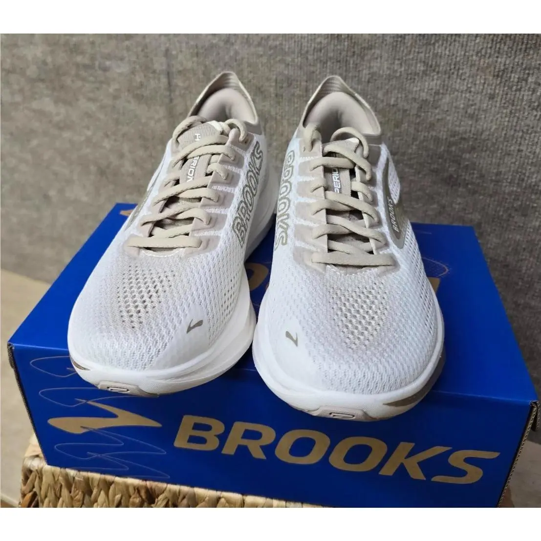 Brooks shoes - Brooks Hyperion - Hyperion - 120453-1B-150 - Coconut/Bronze/Mushroom 4