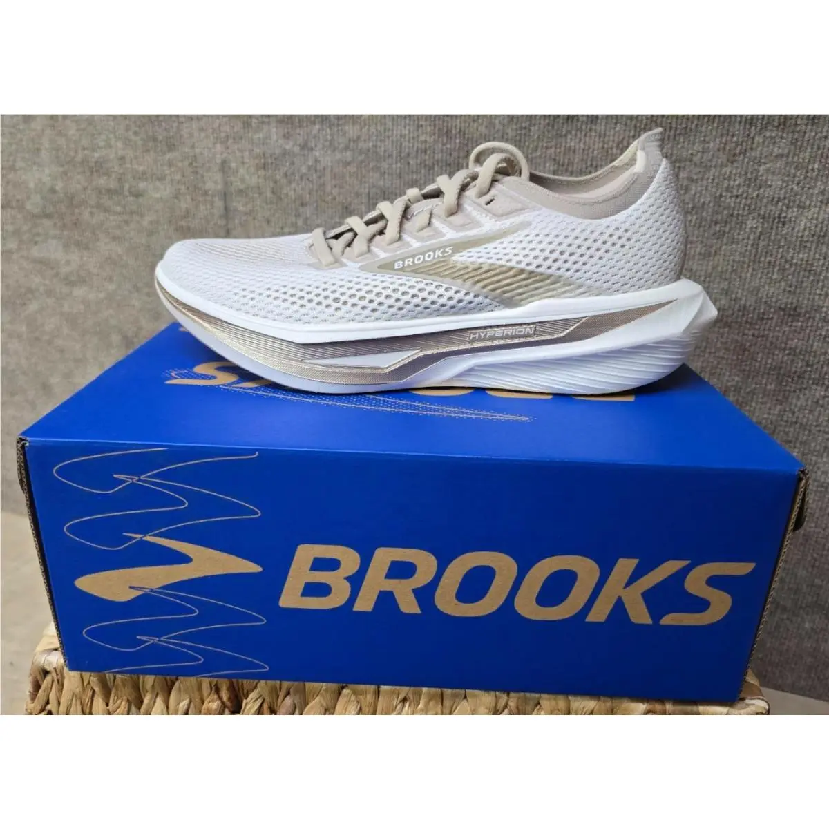 Brooks shoes - Brooks Hyperion - Hyperion - 120453-1B-150 - Coconut/Bronze/Mushroom 9