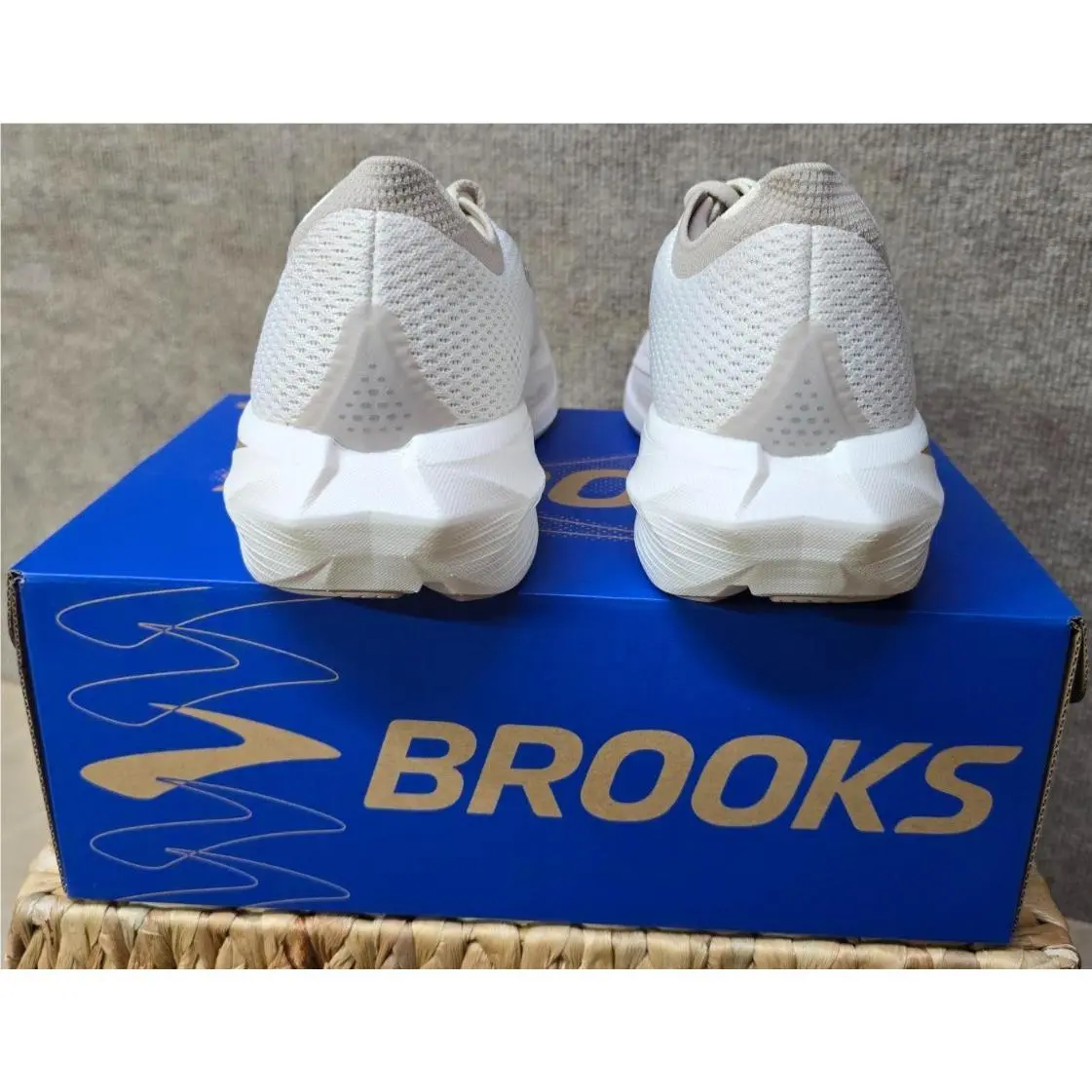Brooks shoes - Brooks Hyperion - Hyperion - 120453-1B-150 - Coconut/Bronze/Mushroom 7