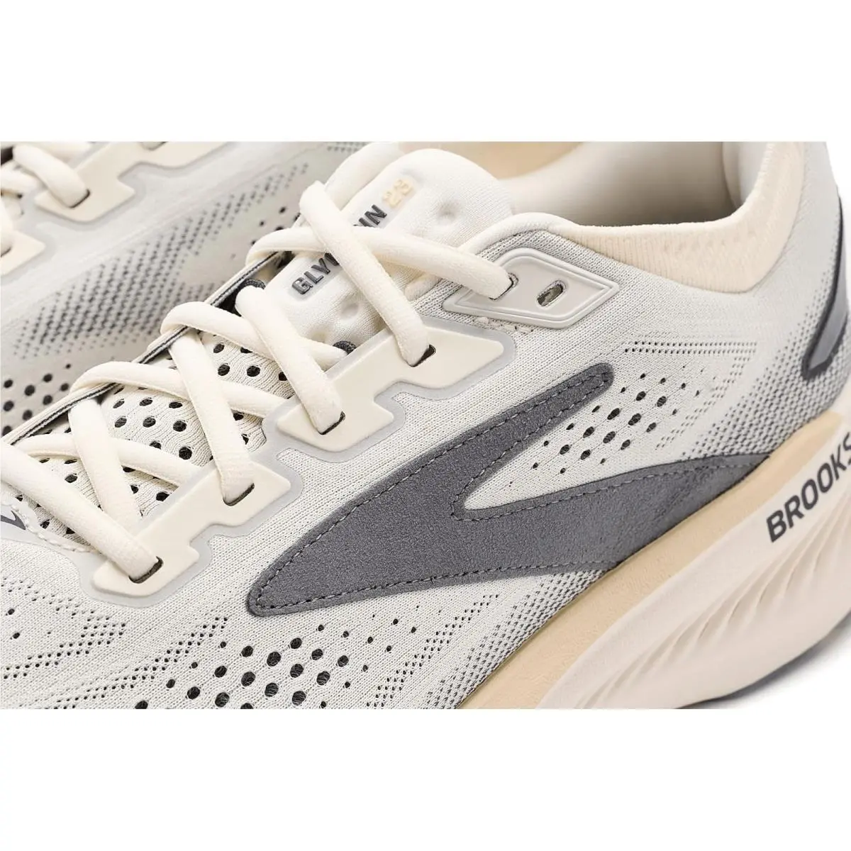 Brooks shoes - Black/Black/Ebony 46