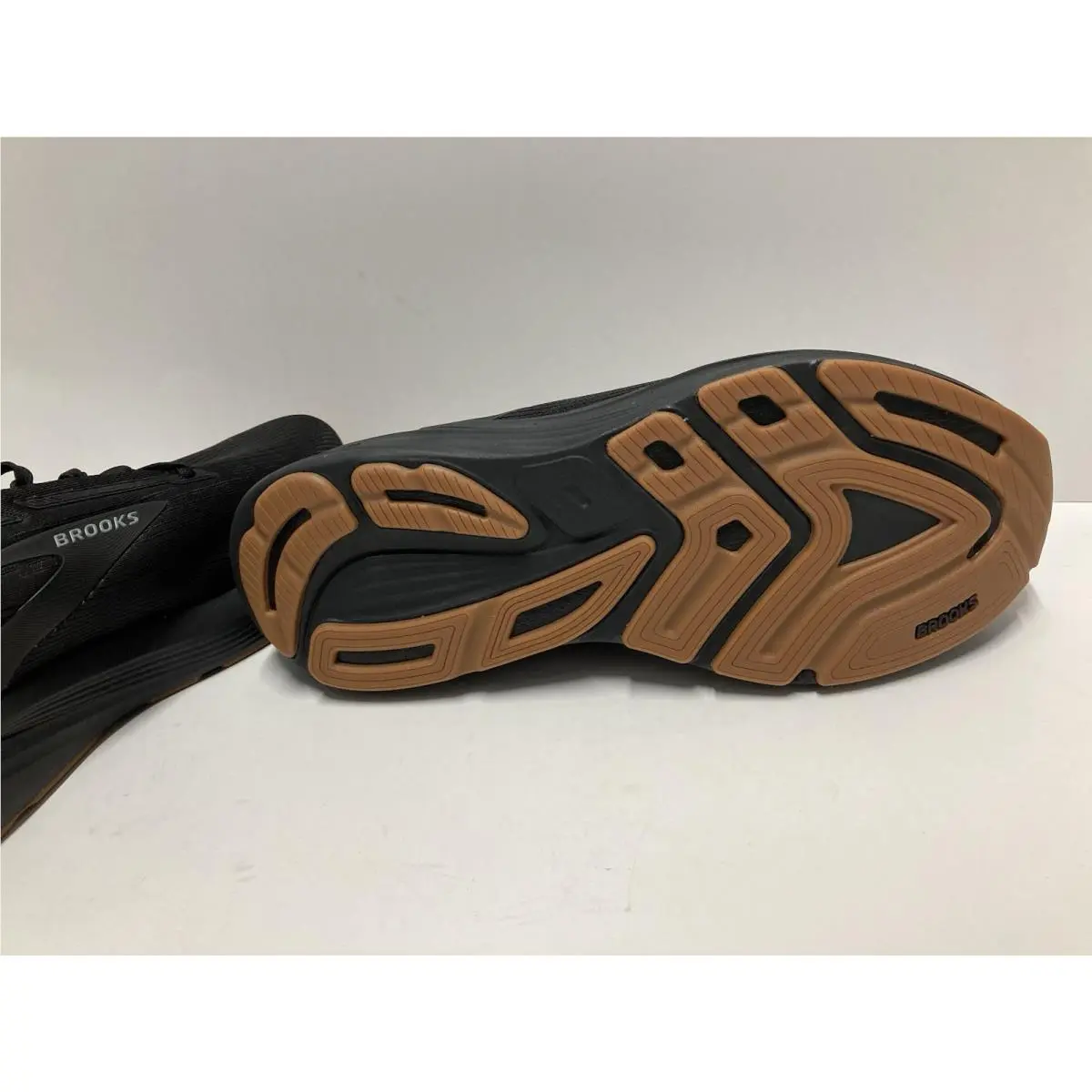 Brooks shoes - Brooks Revel 8 - Revel - 110468 1D 072 - Black (UPC: 195394683882) 2