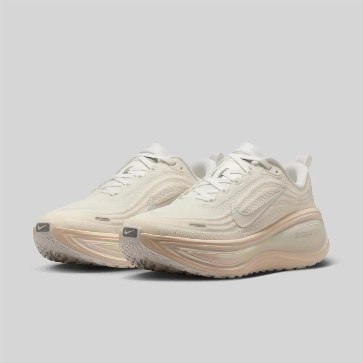 Vomero Plus Ess `chalk` White Ivory IO9916-100 Women`s Size 9 Shoes by Nike