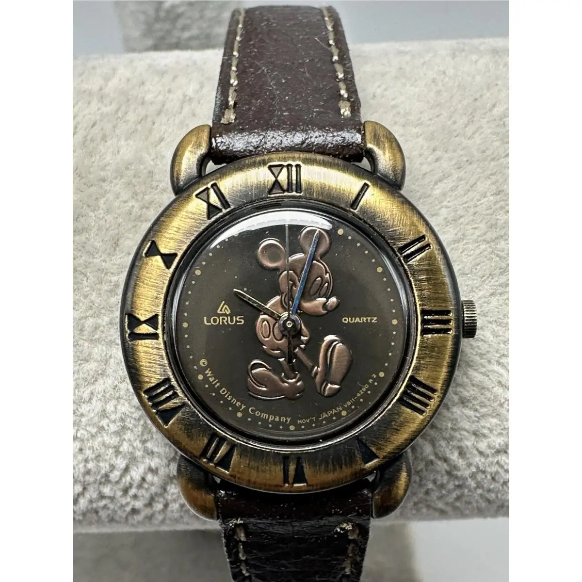 Lorus V811-4290 Disney Mickey Mouse Vintage Ladies Rare Battery 27MM 6.75 Q