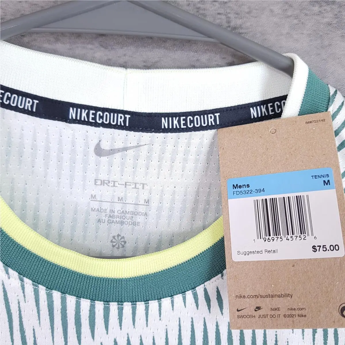 Nike clothing - NikeCourt Advantage Men`s Dri-FIT Printed Tennis Shirt - FD5322-394 - White 1