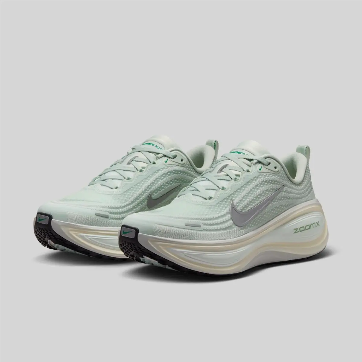 Vomero Plus `sea Glass Green` HV8154-004 Women`s Size 10 / Men`s 8.5 Shoes by Nike