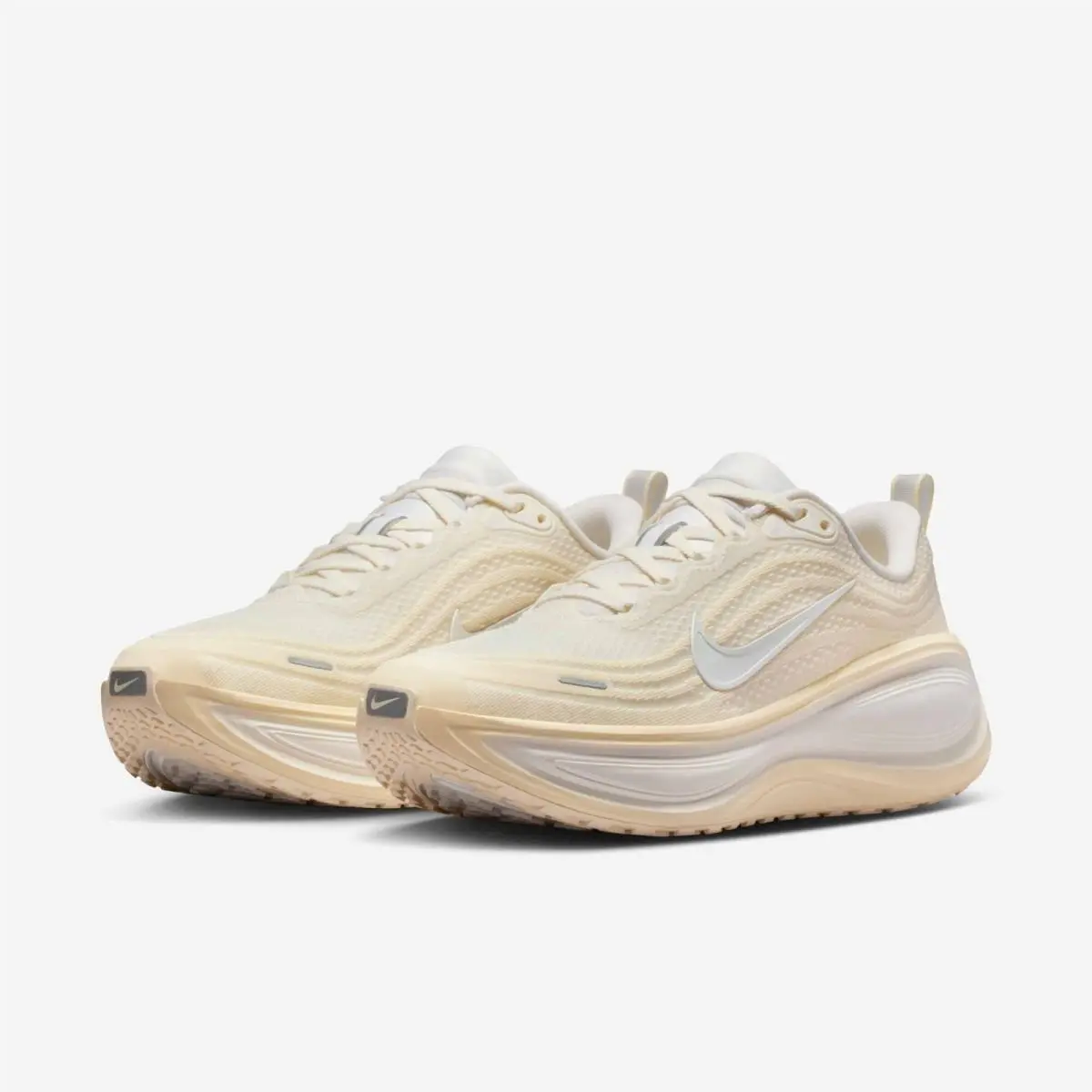 Nike Vomero Plus HV8154-105 Sneakers Women`s 6 Beige Road Running Shoes MEW2147