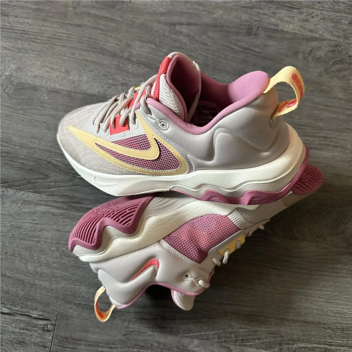 Nike shoes - Nike Giannis Immortality - Giannis Immortality - DZ7533-200 - Beige, Manufacturer: Fossil Stone/Desert Berry/Guava Ice/Celestial Gold 2