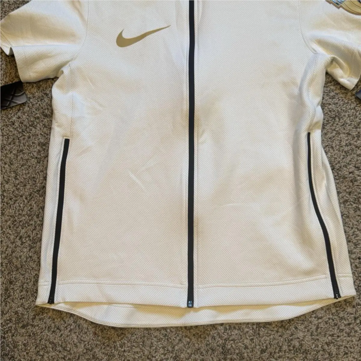 Nike clothing - White (UPC: 888413694678) 1