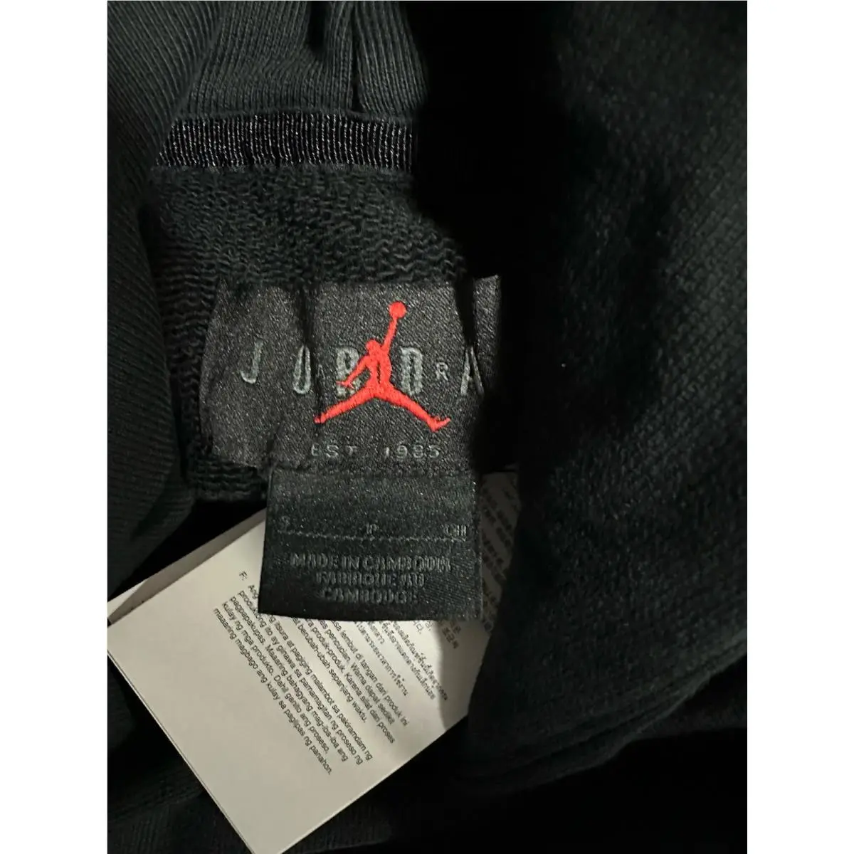 Nike clothing - Black / Red (UPC: 197862149814) 4
