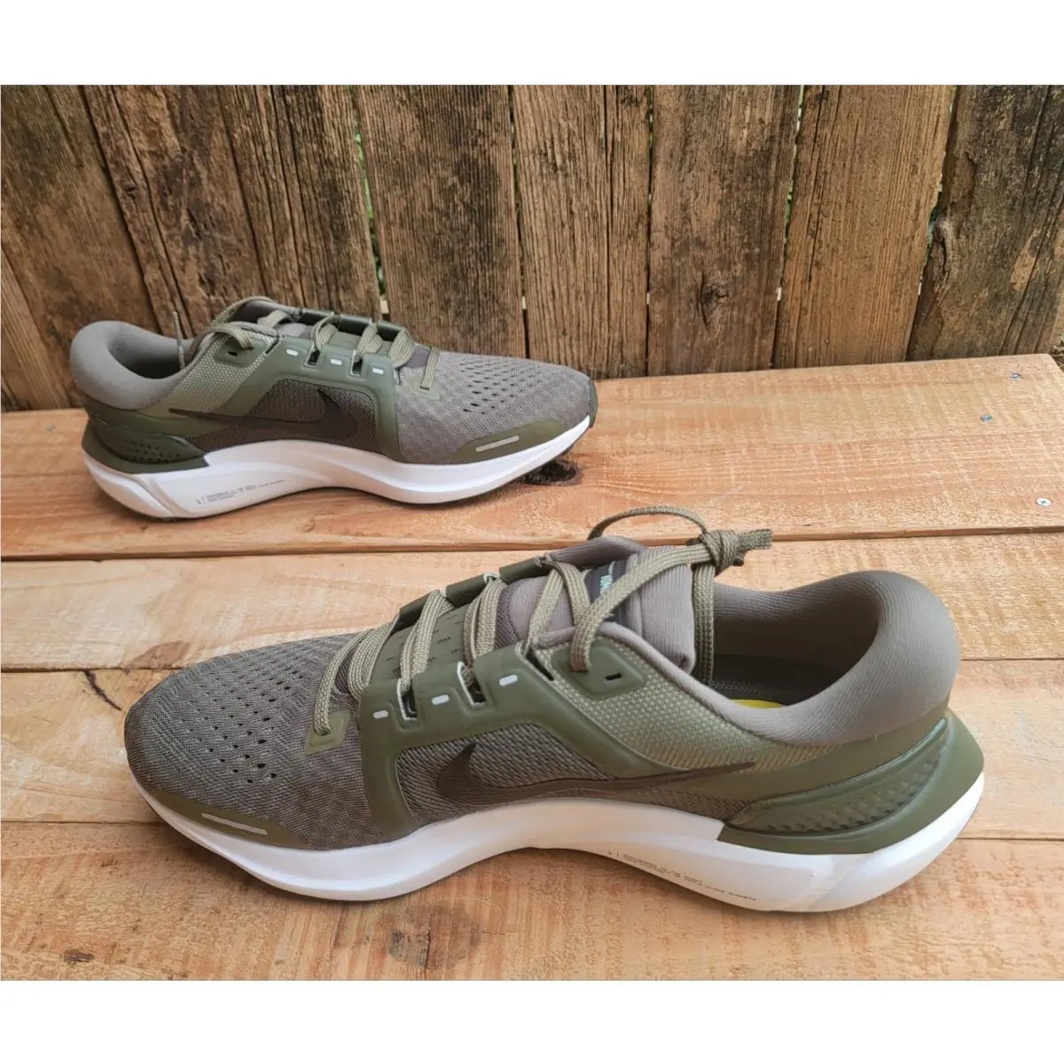 Nike shoes - Nike Air Zoom Vomero 16 - DA7245-200 - Green 4