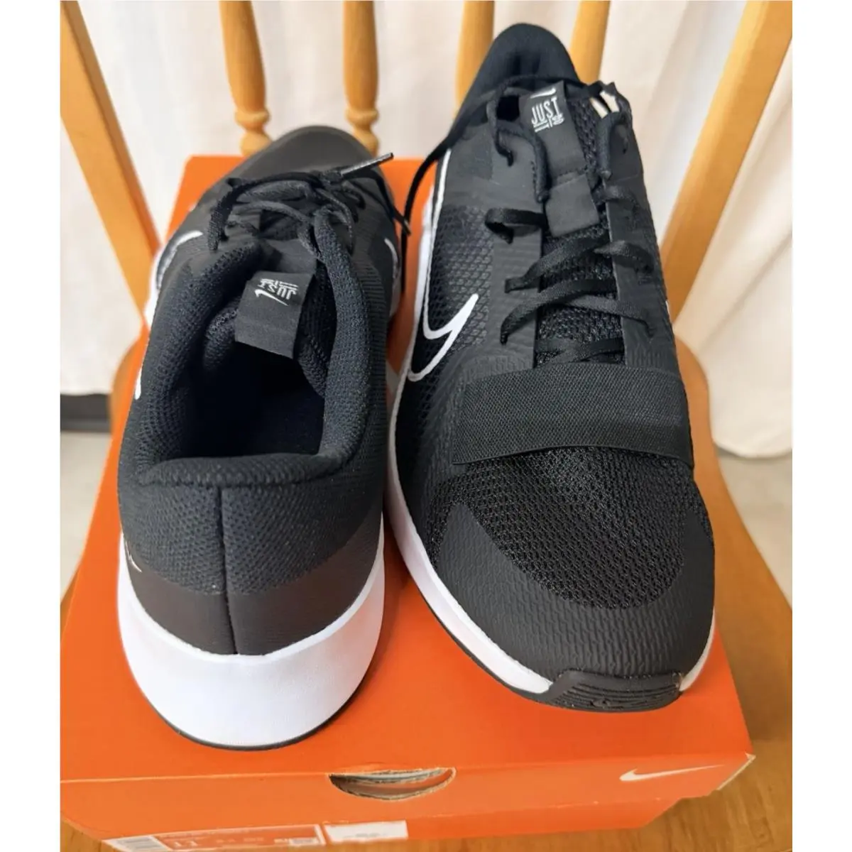 MC Trainer 2 Men’s Size 11 Black White by Nike