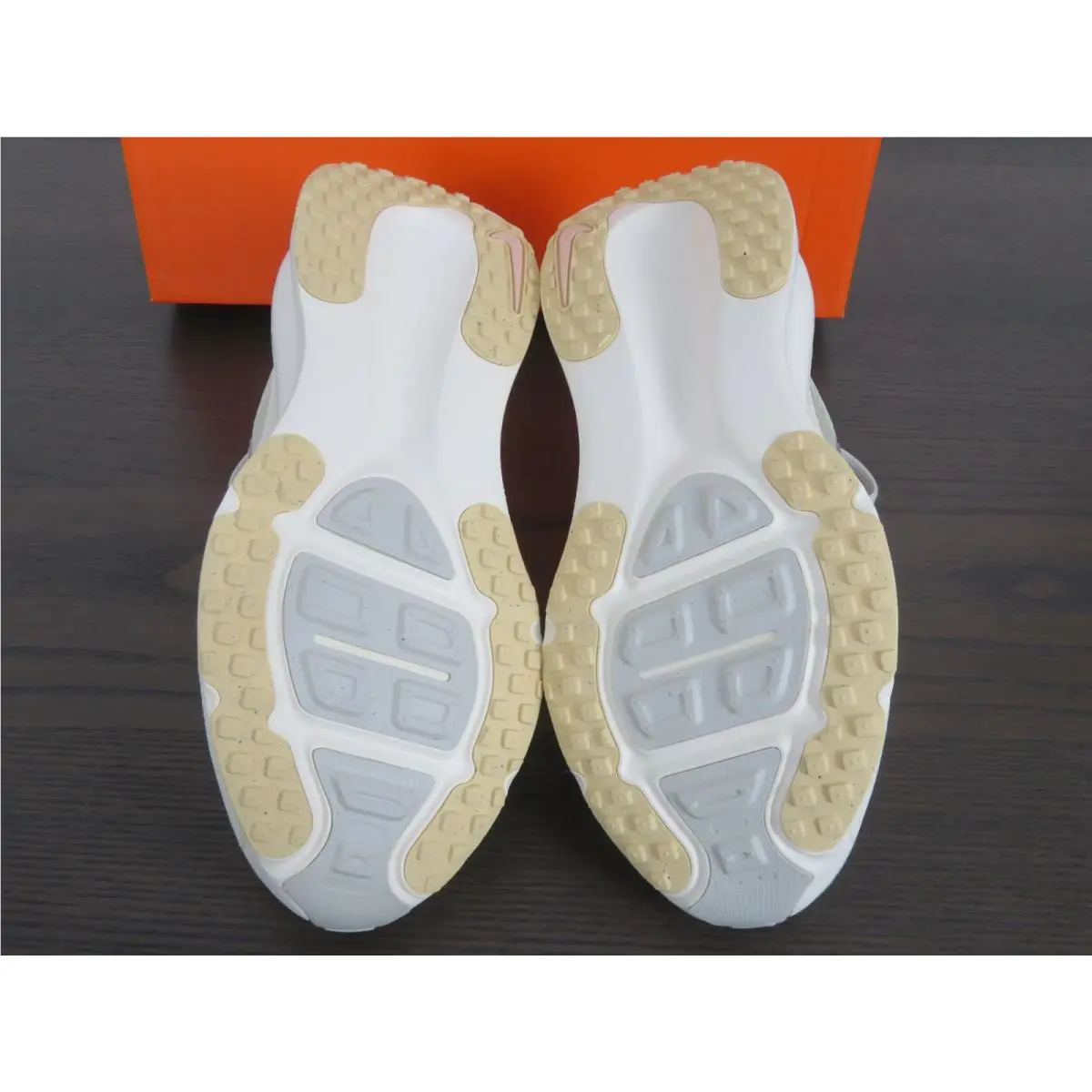 Nike shoes - Nike Vomero 18 - Vomero - Gray 4