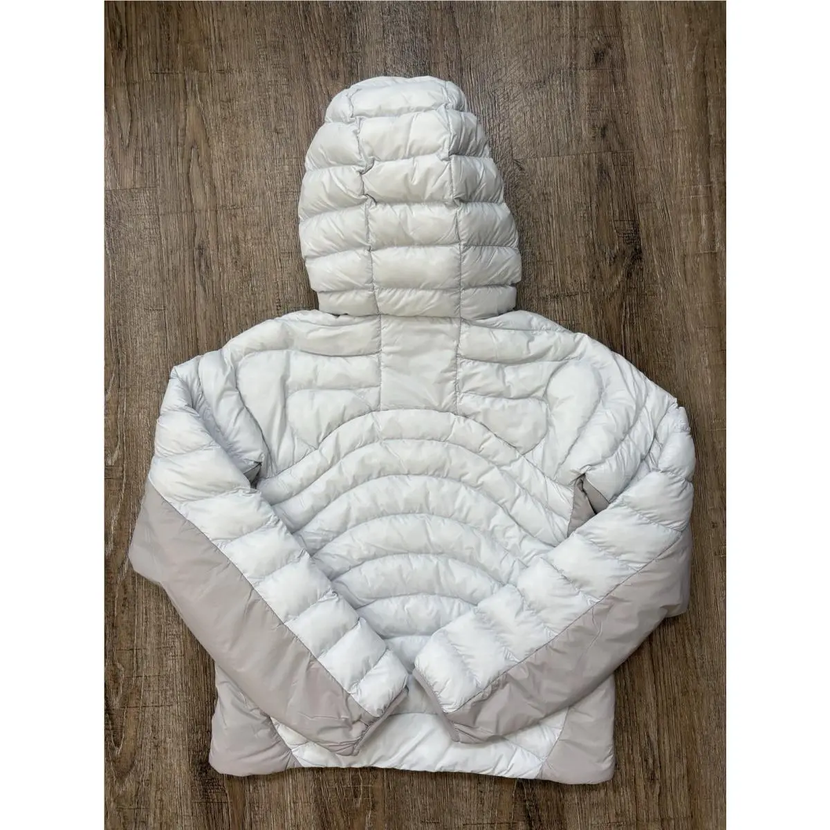 Nike clothing - Gray (UPC: 0198727094690) 0
