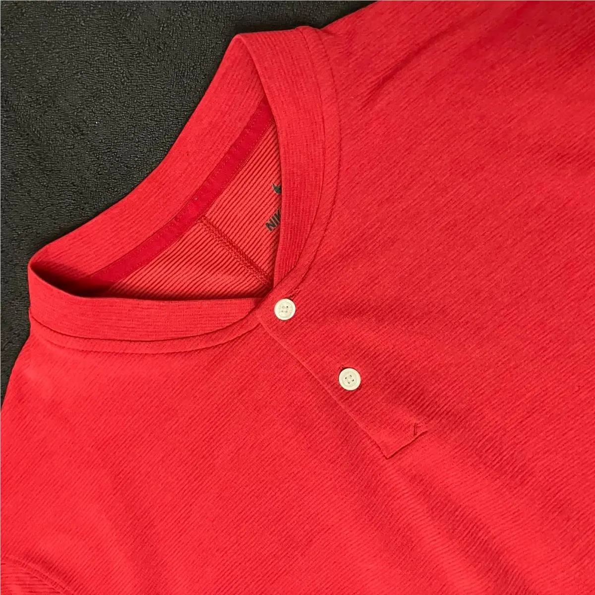 Nike clothing - TW Tiger Woods AeroReact Mock Blade Polo - Sunday Red Black 0