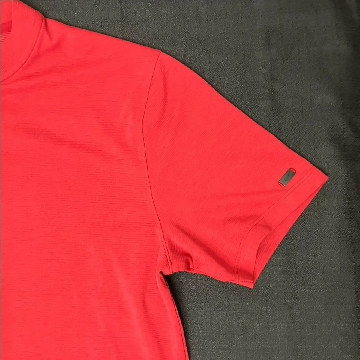 Nike clothing - TW Tiger Woods AeroReact Mock Blade Polo - Sunday Red Black 6