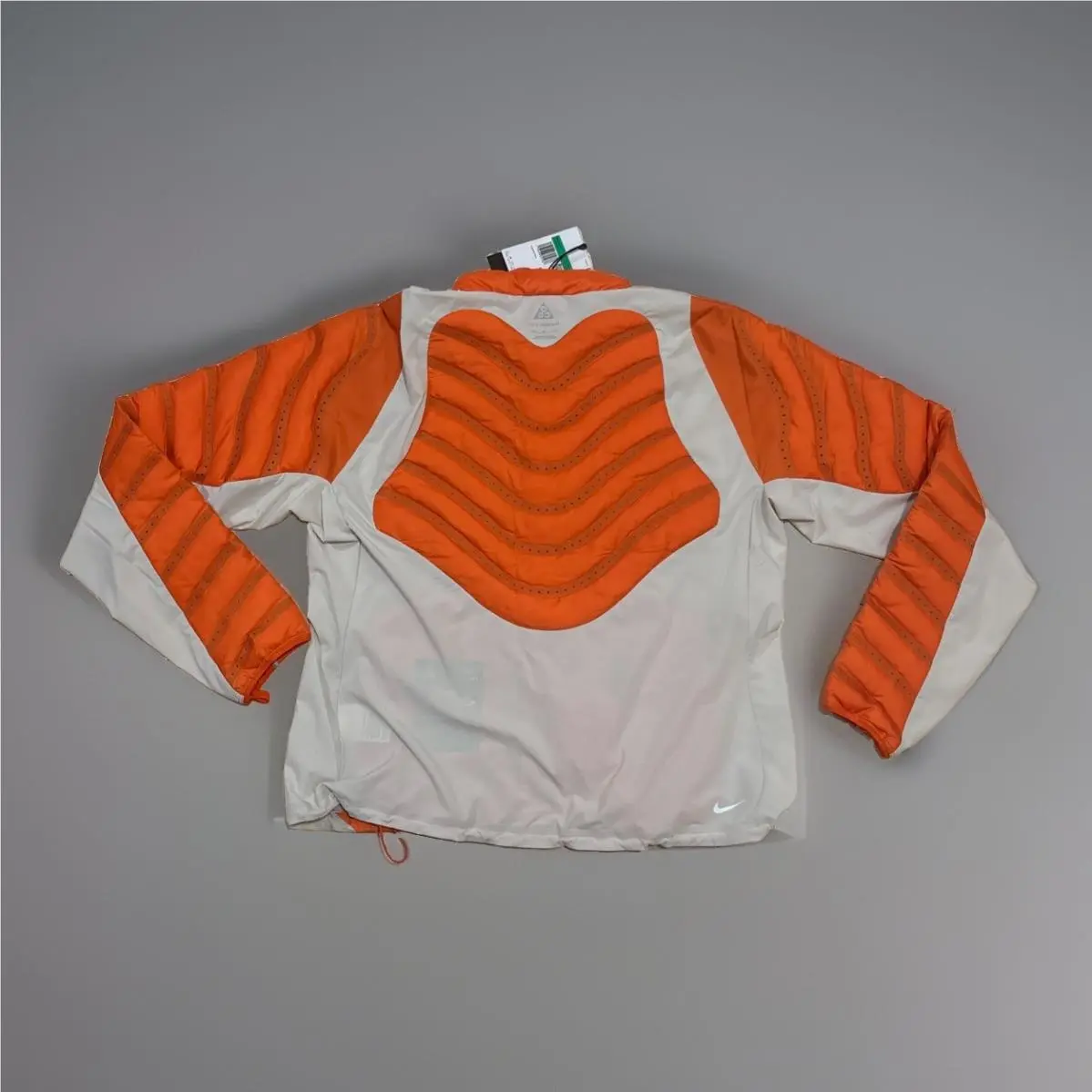 Nike clothing - Orange (UPC: 0198488839547) 0