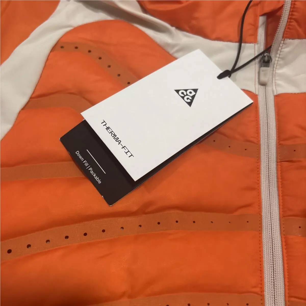 Nike clothing - Orange (UPC: 0198488839547) 1