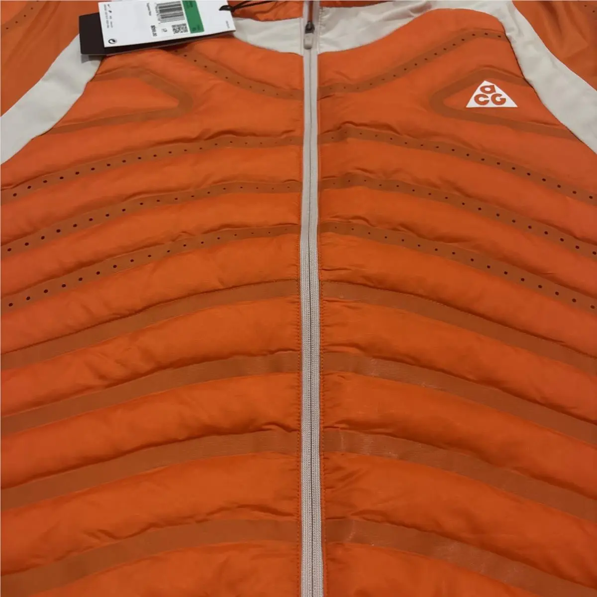 Nike clothing - Orange (UPC: 0198488839547) 4