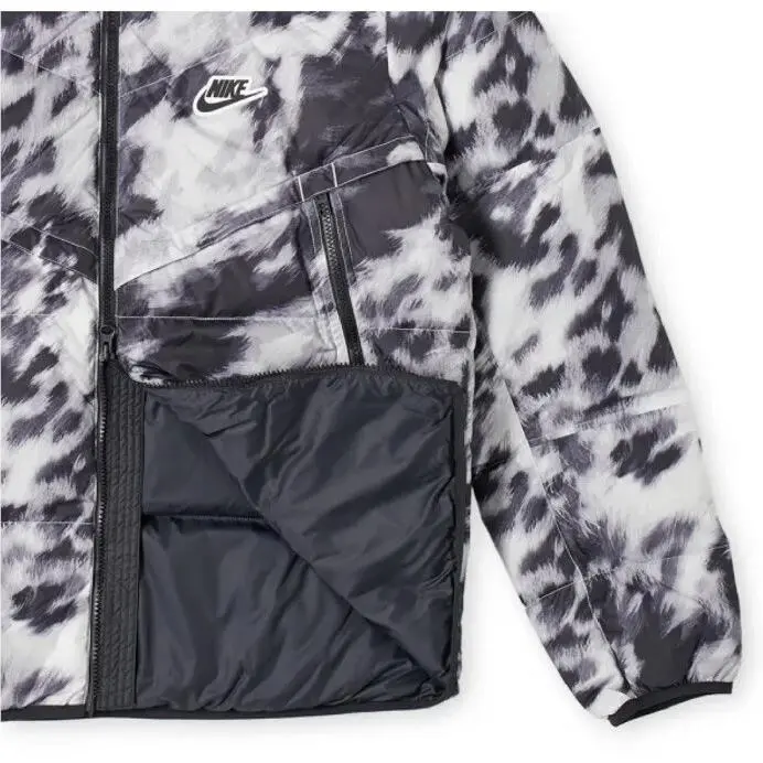 Nike clothing - Black and White (UPC: 194494631519) 4