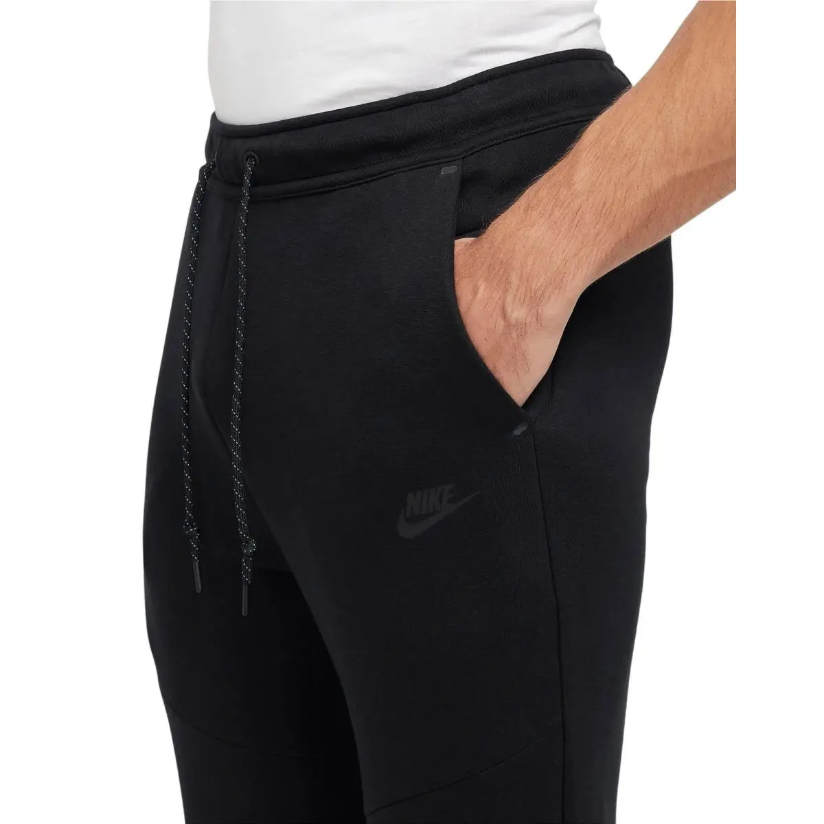 Nike clothing - Black (UPC: 197602902532) 1