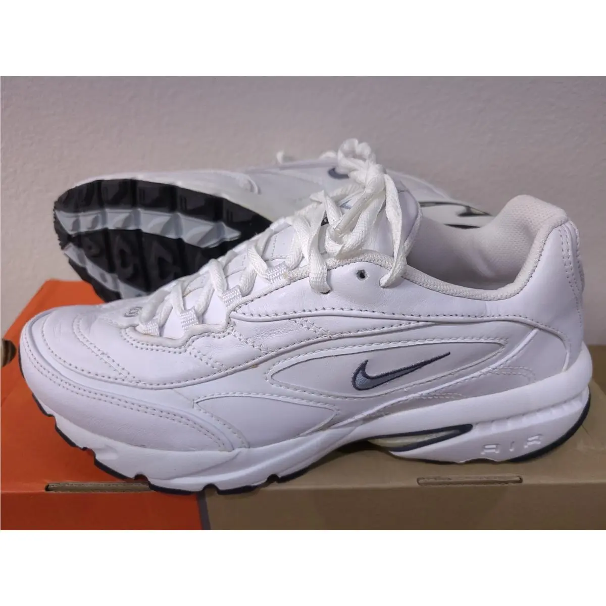 Nos Womens Nike Air Alate Leather Sz 10 White Y2K Vintage Retro Running Men 8.5