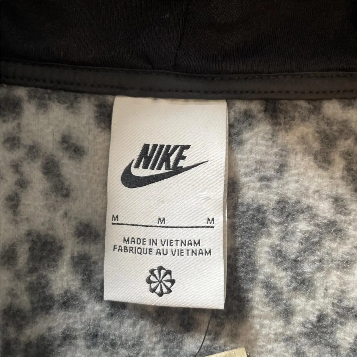 Nike clothing - Black (UPC: 0195242970010) 20