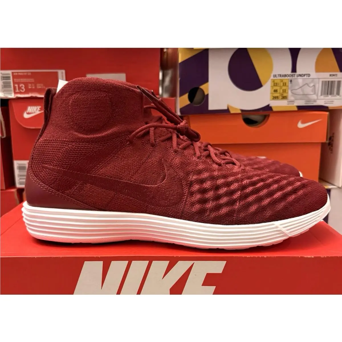 Lunar Magista 2 Flyknit 852614-600 Men`s Size 11 Sneakers Team Red White by Nike