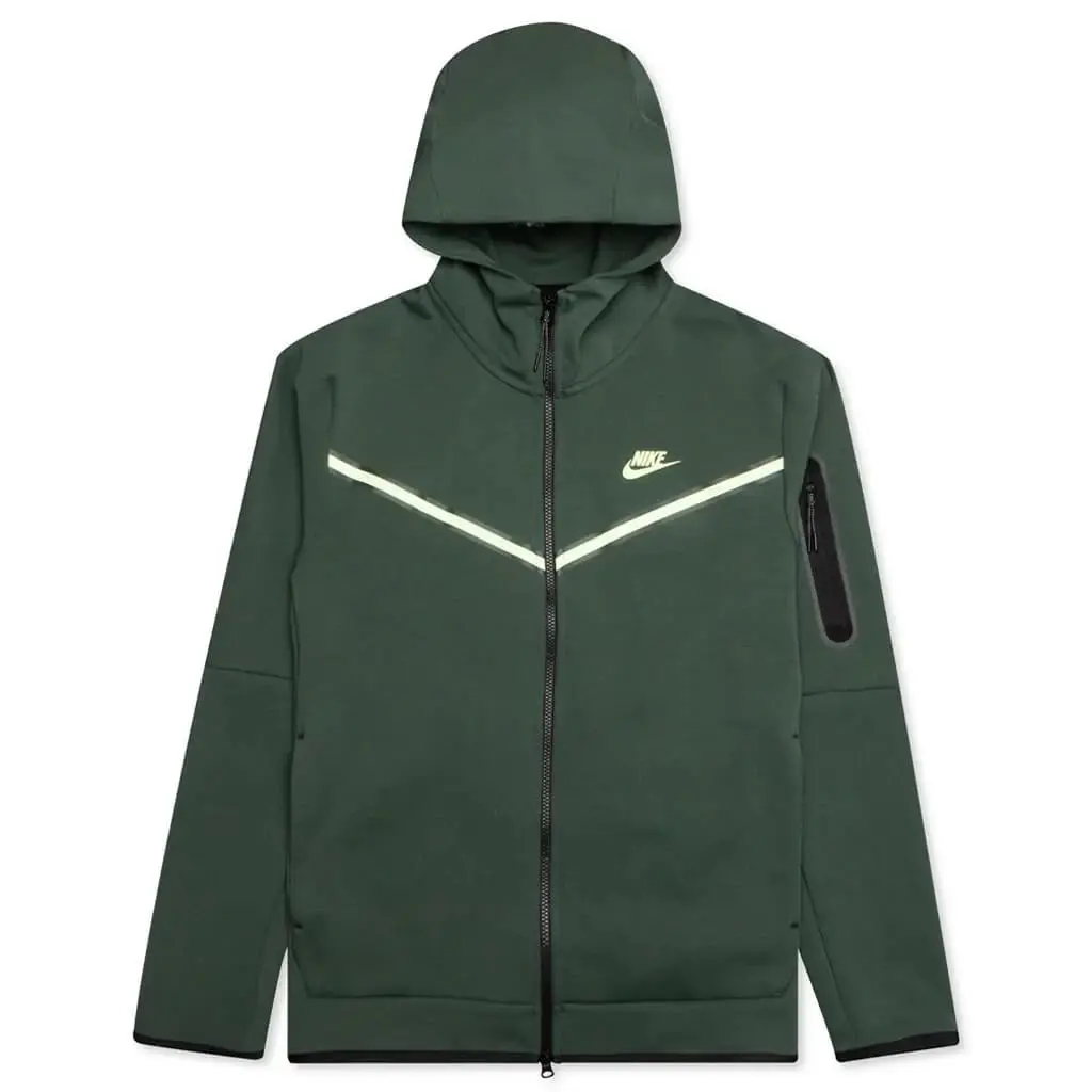 Nike clothing - Green (UPC: 194502953367) 1