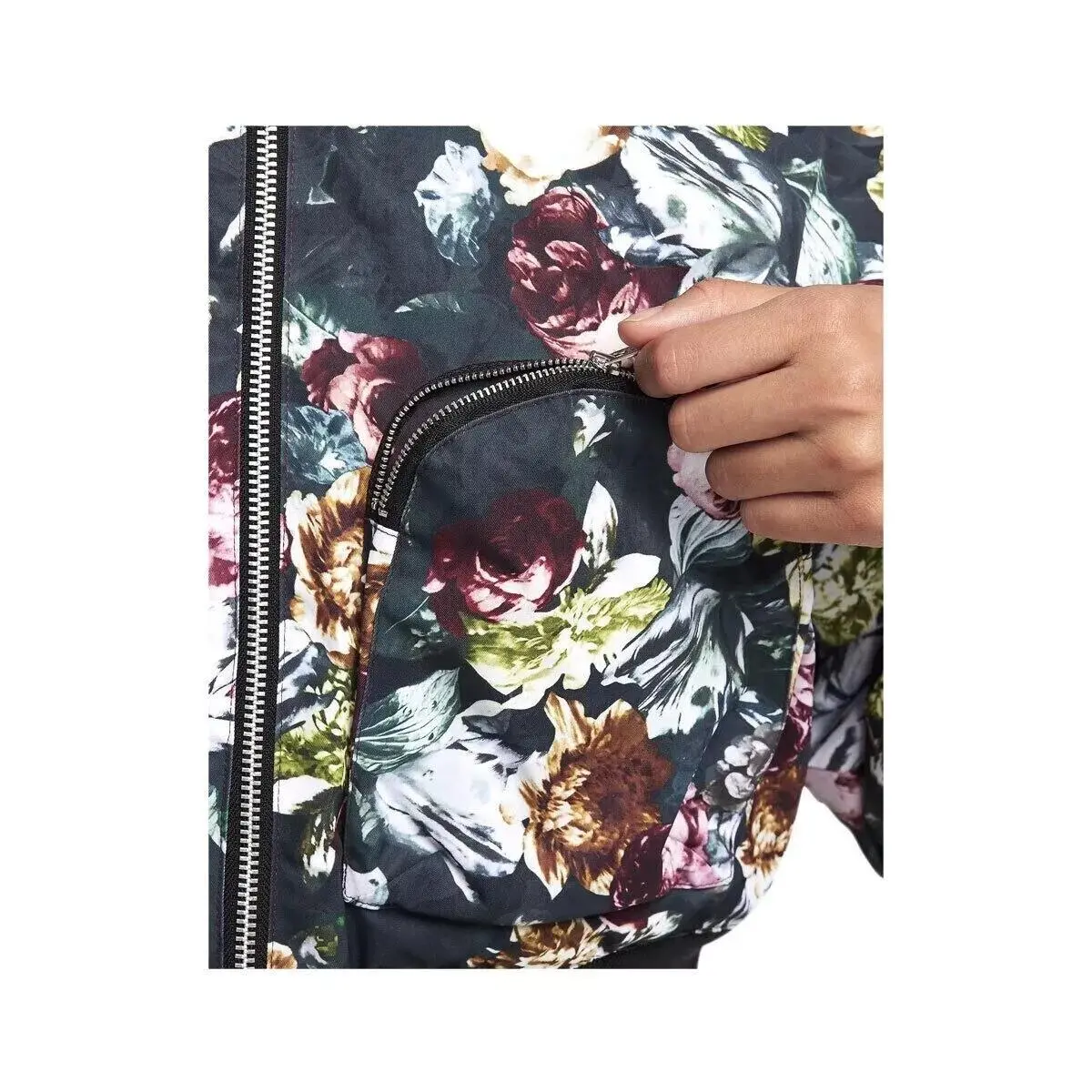 Nike clothing - Floral/Black (UPC: 196609054282) 4
