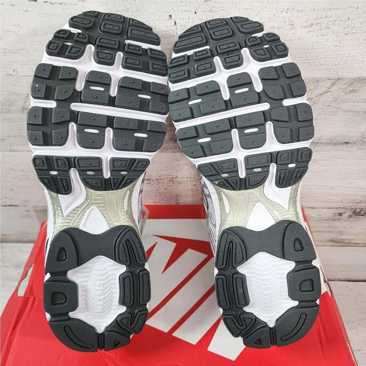 Nike shoes - Air Max Moto 2K - Air Max Moto - White 5