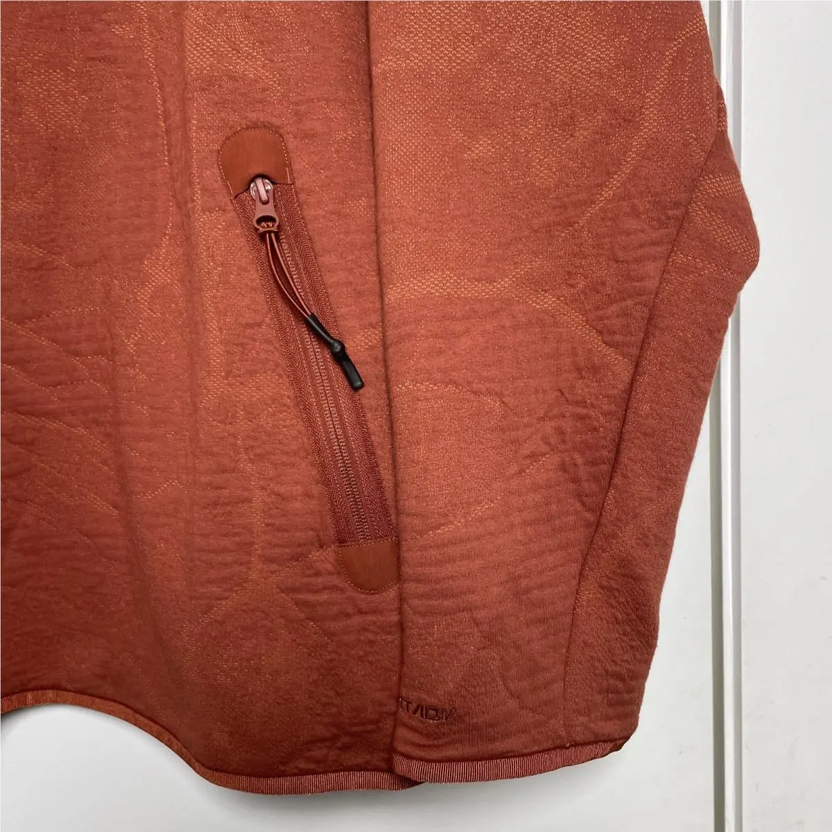 Nike clothing - Rust Orange (UPC: 196151318504) 3