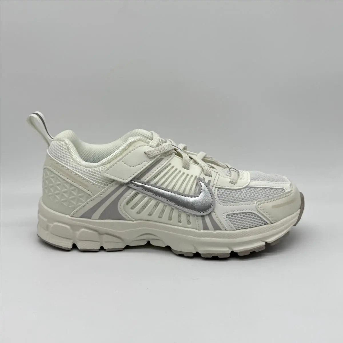 Vomero 5 Youth Sail Metallic Silver Shoes Sz 3Y HF6999-108 Sneaker by Nike
