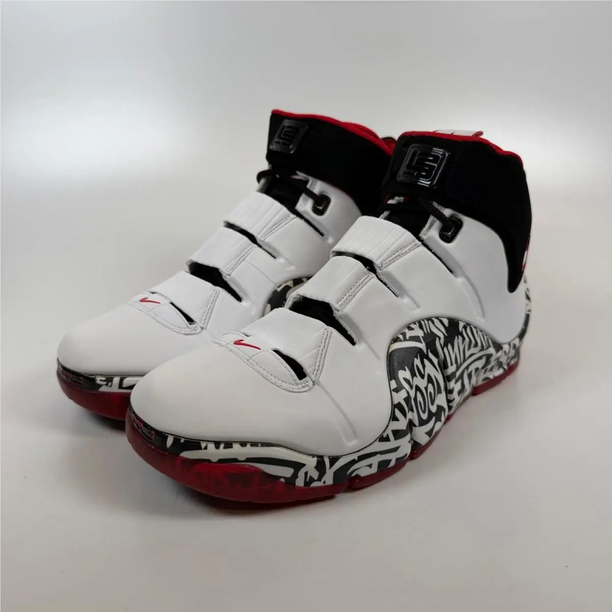 Zoom Lebron 4 Graffiti White Black Red DJ4888-100 Mens Size 10 Basketball by Nike