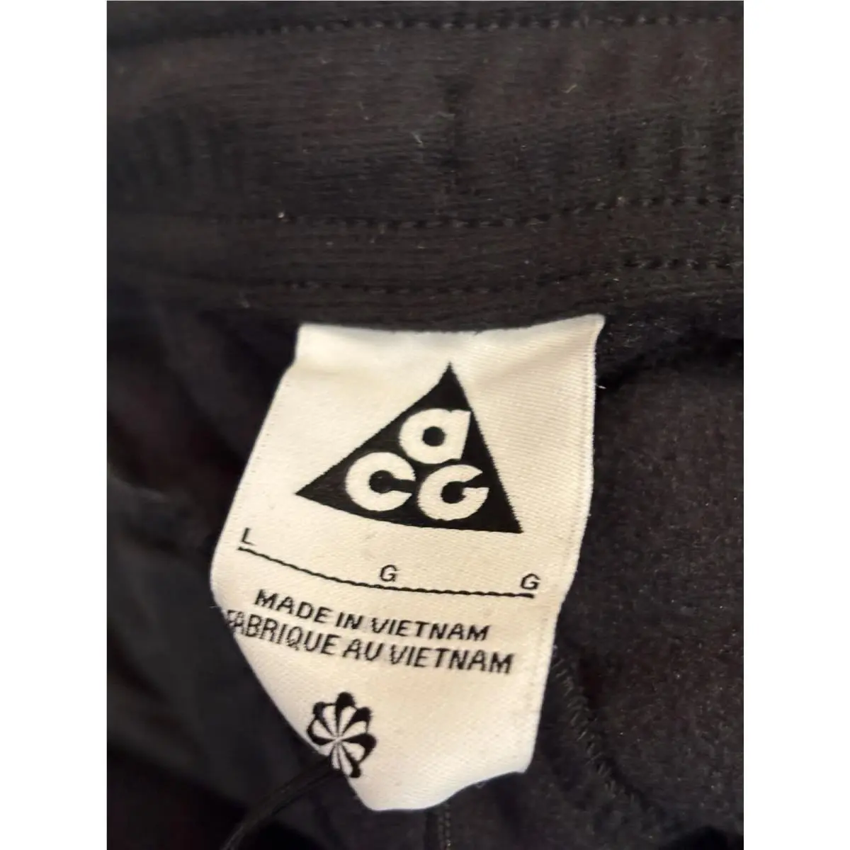 Nike clothing - Black (UPC: 198726644179) 3