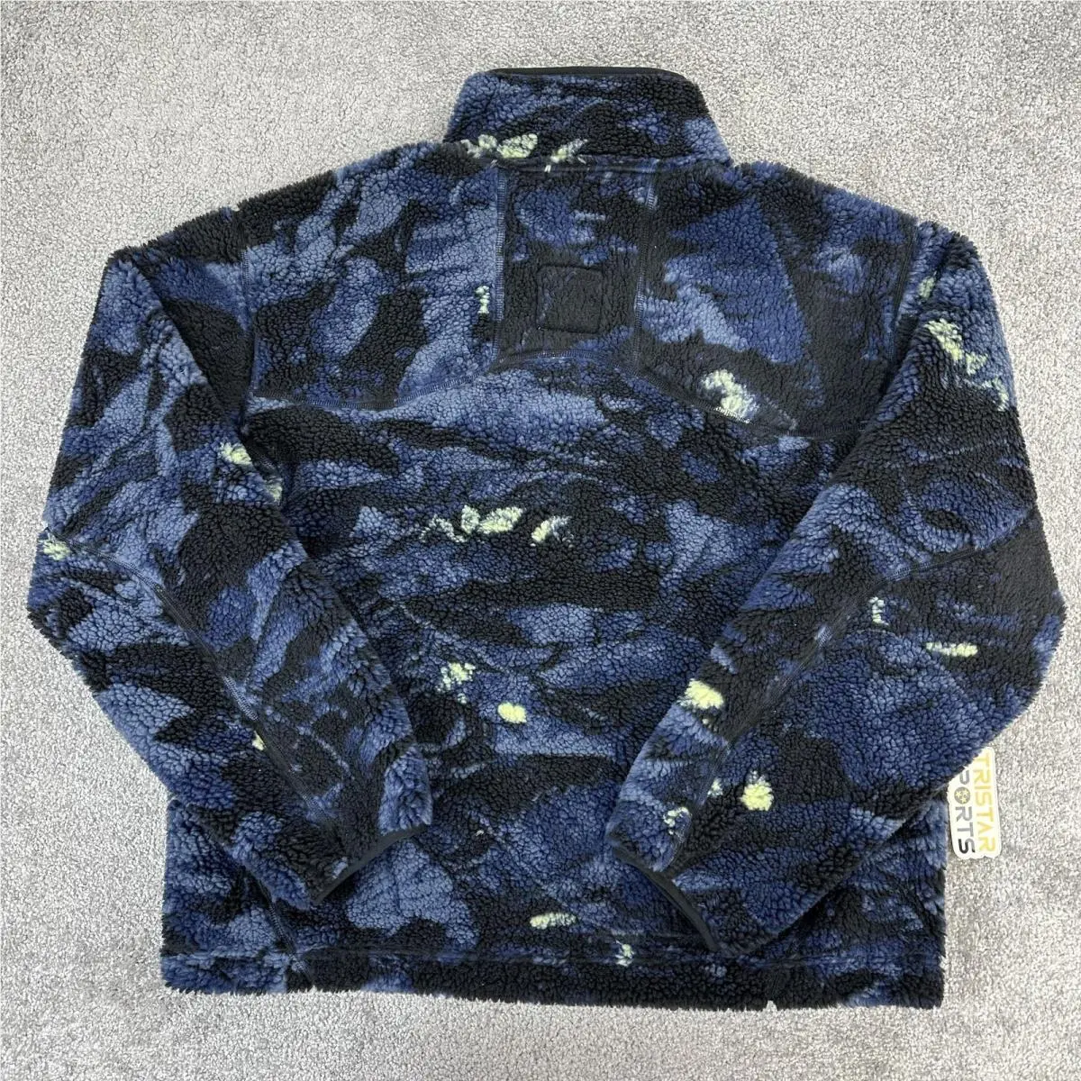Nike clothing - Blue (UPC: 197860044067) 0