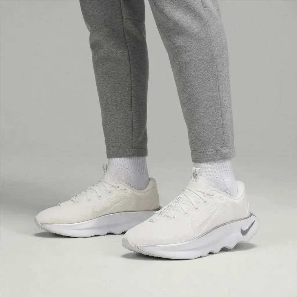 Nike Motiva Womens 6.5 / Mens 5 Summit White Silver Running Shoes DV1238-111