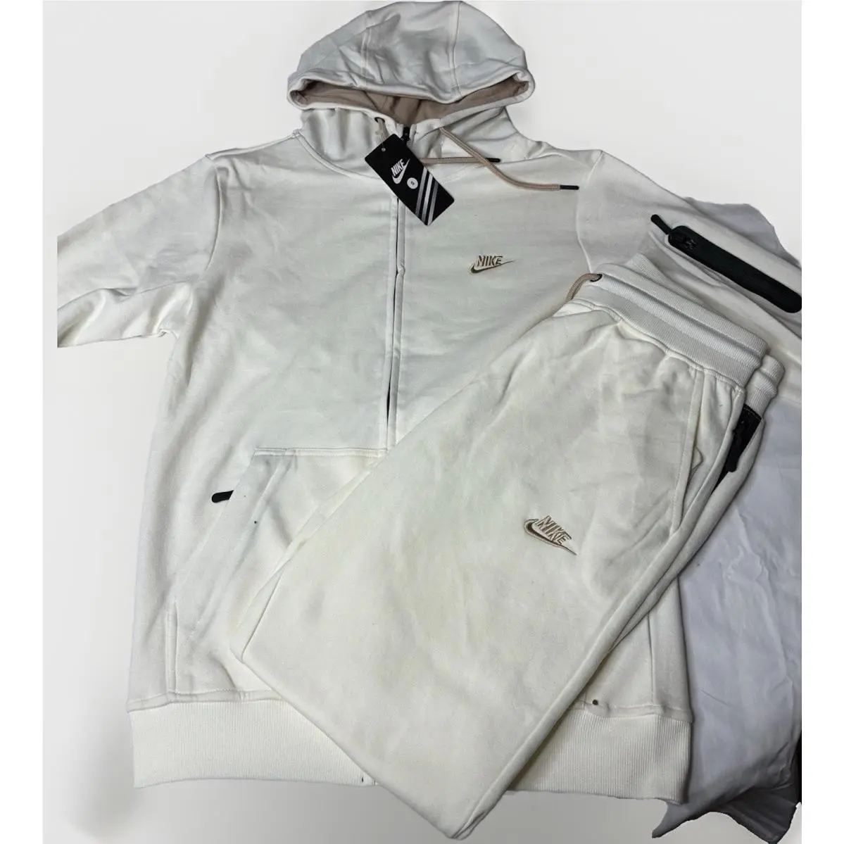 Fleece Sweatsuit Color: Ivory Size :small by Nike