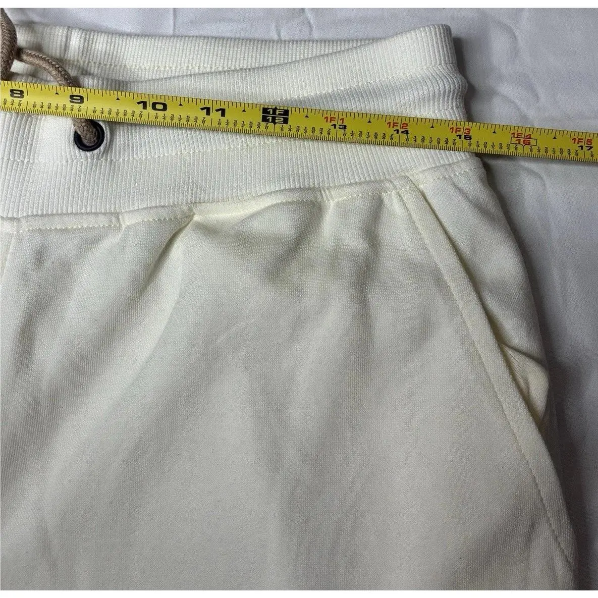 Nike clothing - Ivory 16