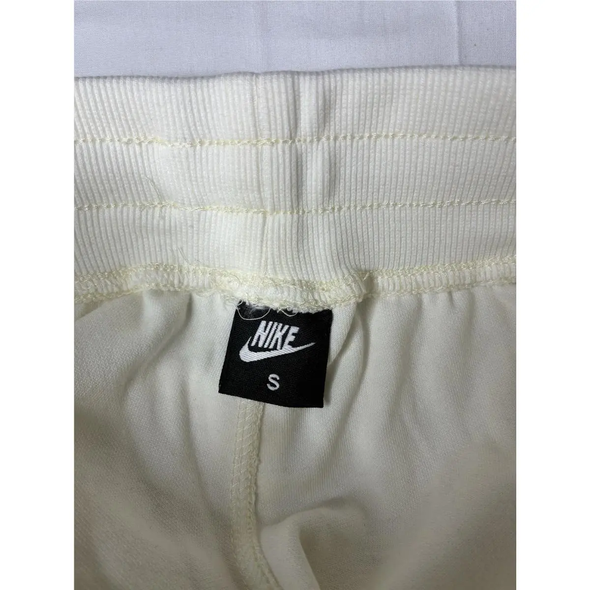 Nike clothing - Ivory 22