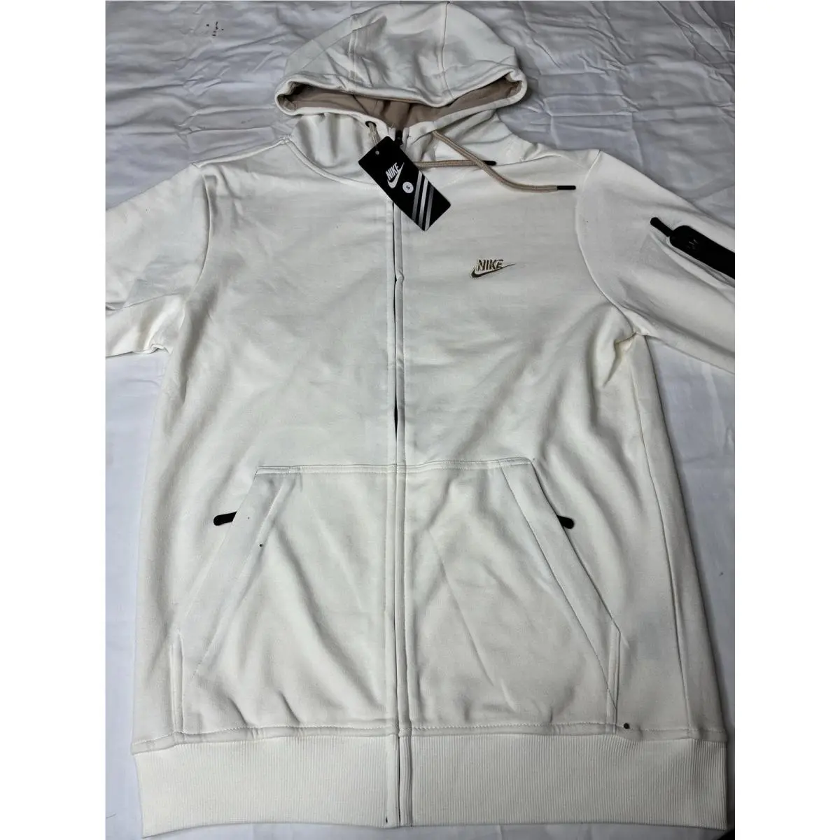Nike clothing - Ivory 1