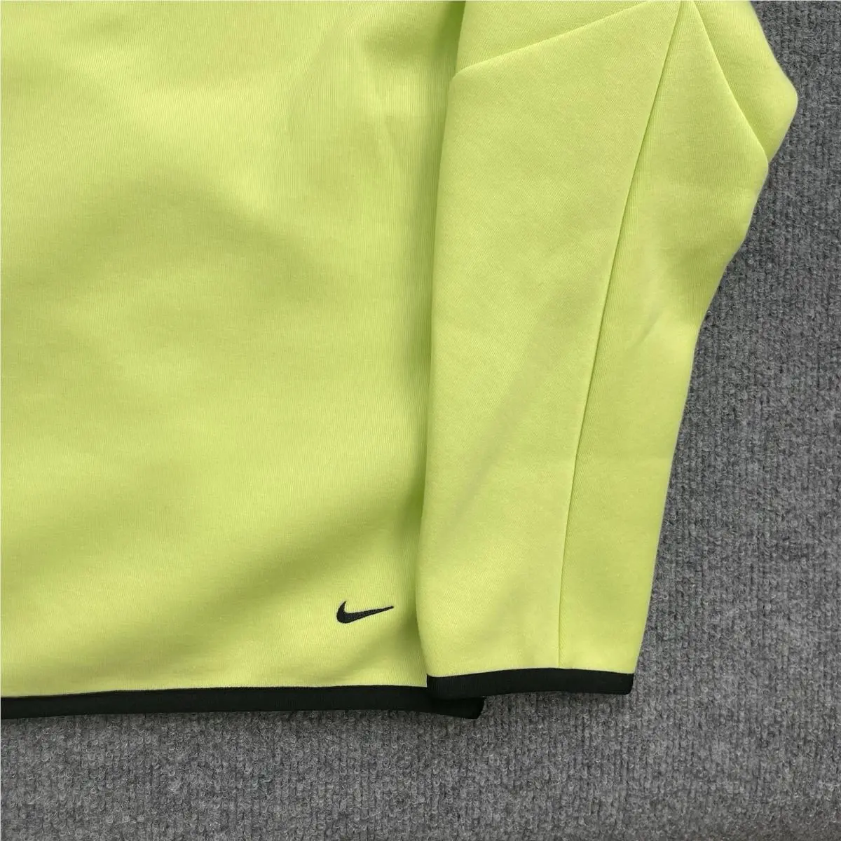 Nike clothing - Nike Tech Windrunner - Tech Windrunner - Green 8