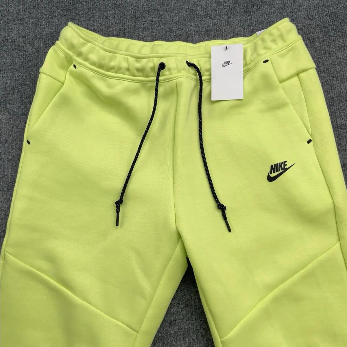 Nike clothing - Nike Tech Windrunner - Tech Windrunner - Green 13