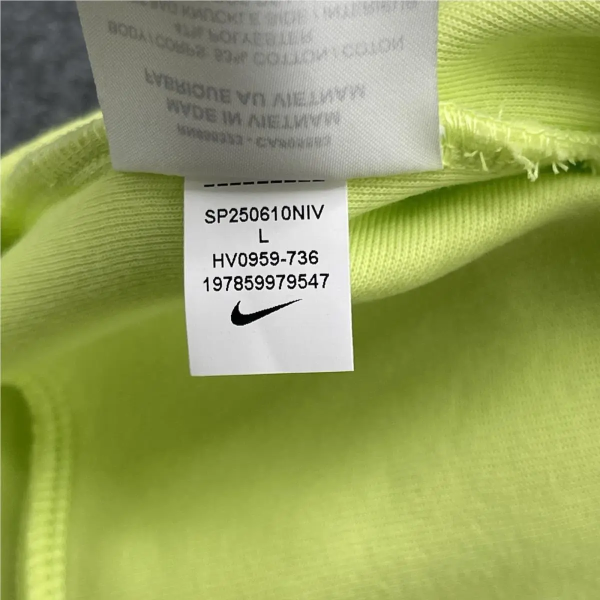 Nike clothing - Nike Tech Windrunner - Tech Windrunner - Green 16