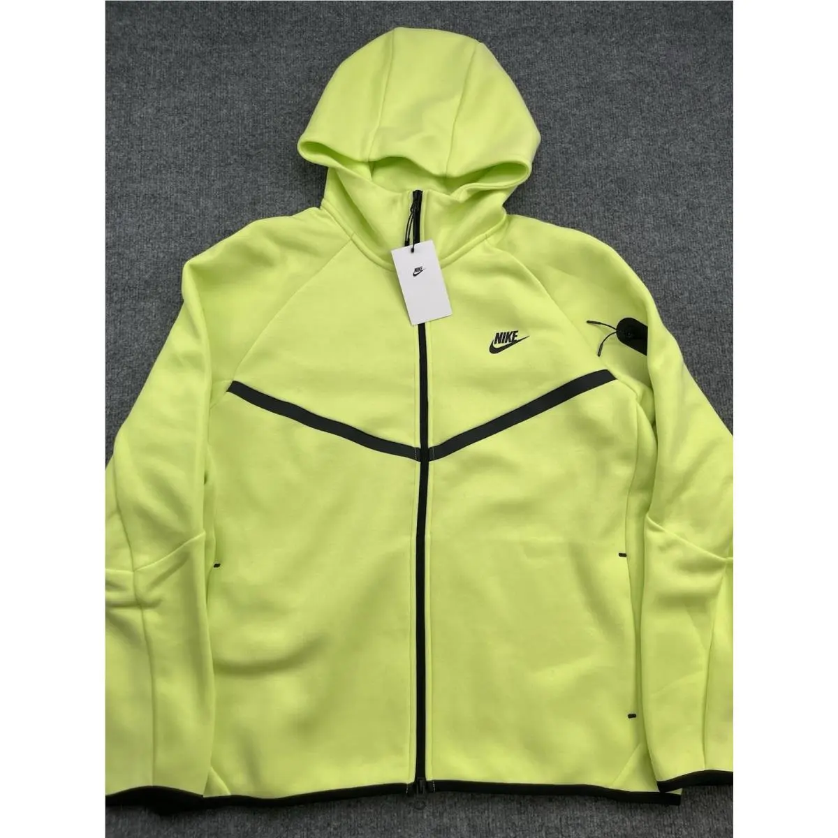 Nike clothing - Nike Tech Windrunner - Tech Windrunner - Green 0