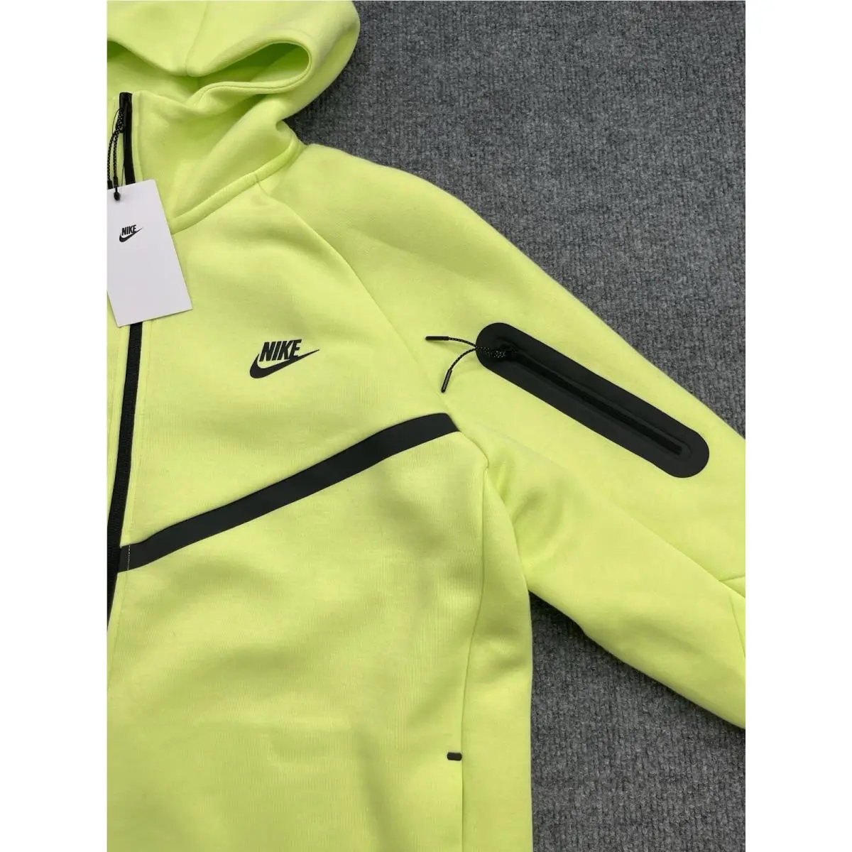 Nike clothing - Nike Tech Windrunner - Tech Windrunner - Green 2