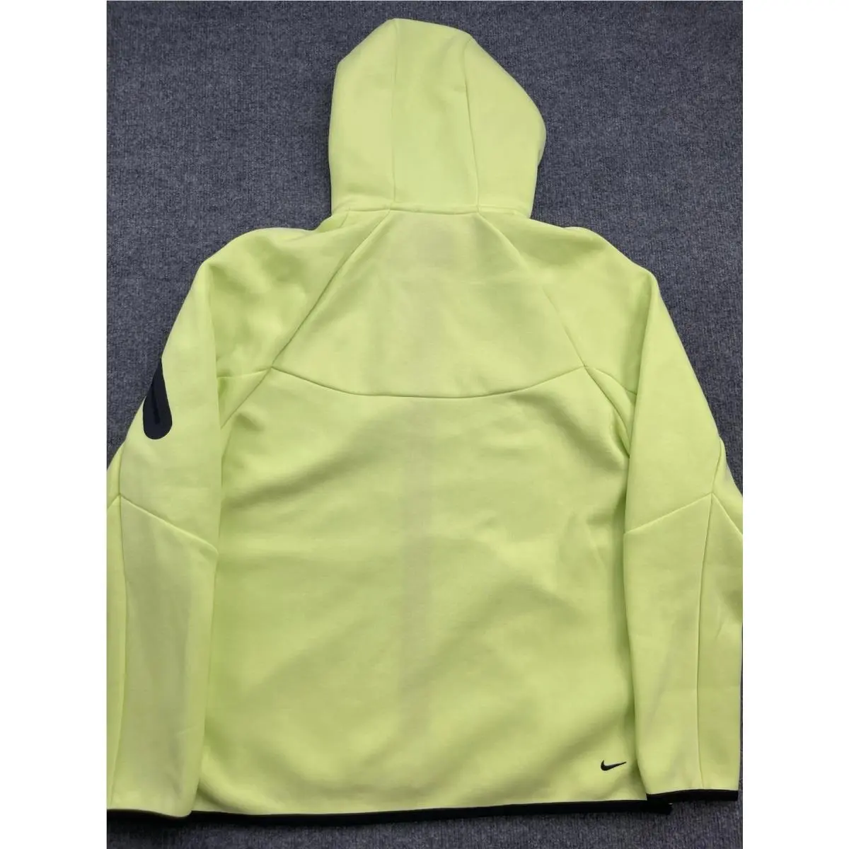 Nike clothing - Nike Tech Windrunner - Tech Windrunner - Green 7