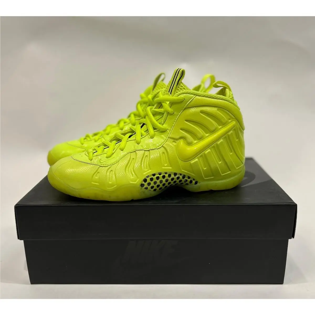 Foamposite Pro Volt Size 5y Grade School Shoes by Nike